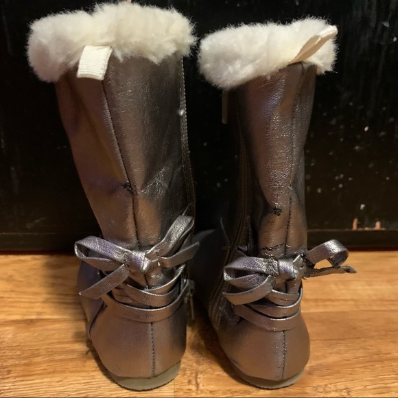 GAP Mauve Metallic Shiny Boots for Girls with Faux Fur Trim and Lace Up Heel - Picture 2 of 7